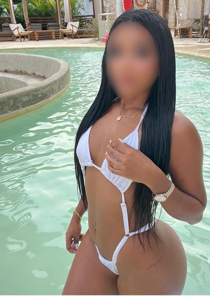 EN ISLA CHICA VOLCAN DE SEXO DISPUESTA AL PLACER