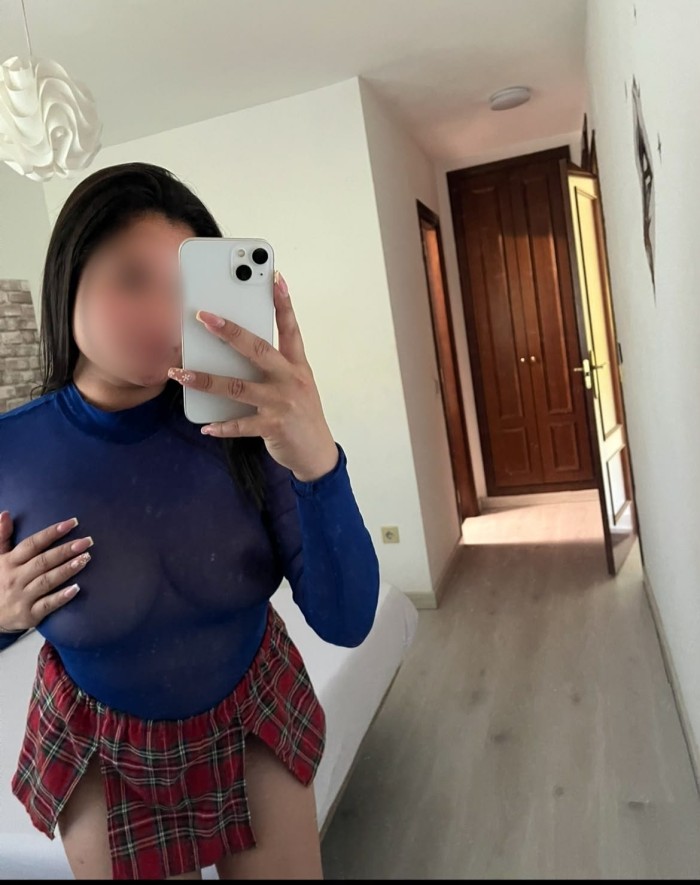 EN PASEO DE EXTREMADURA CACHONDISIMA Y SENSUAL MUJER COMPLACIENTE