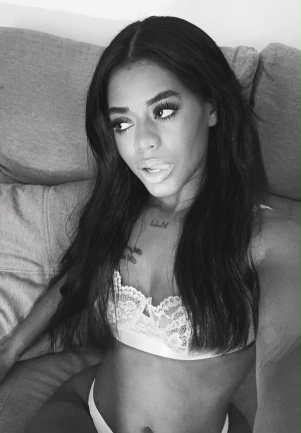 VALENTINA COLOMBIANA MUY CALIENTE Y DIVERTIDA