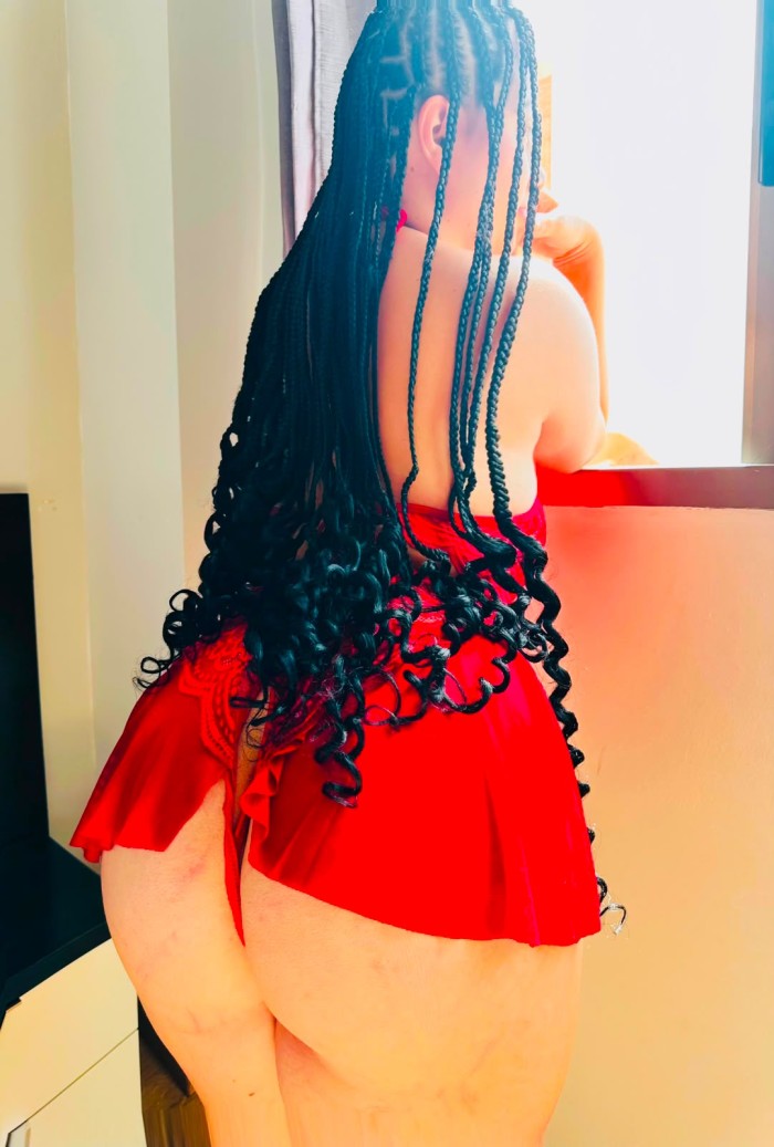 ¡NOVEDAD!  JOVENCITA COLOMBIANA EN SANTURTZI