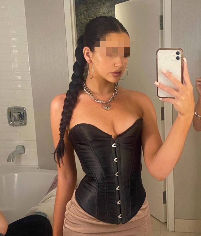 Tatian Diosa del francés natural  y fiestera