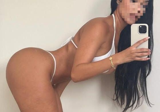 Kimberly hermosa mujer Latina, culona y tetona.