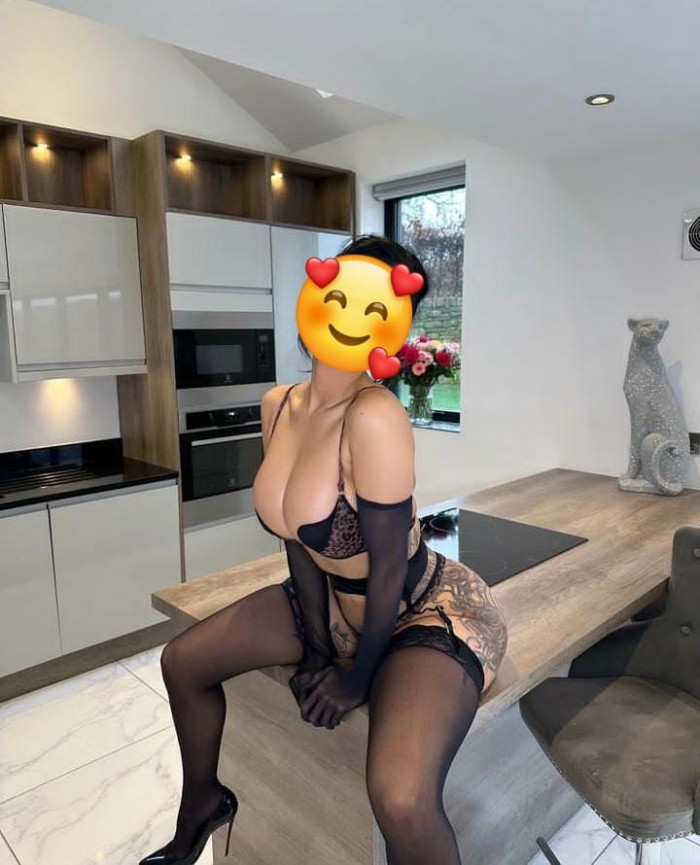 nueva en tu zona por vario dias disponible amor