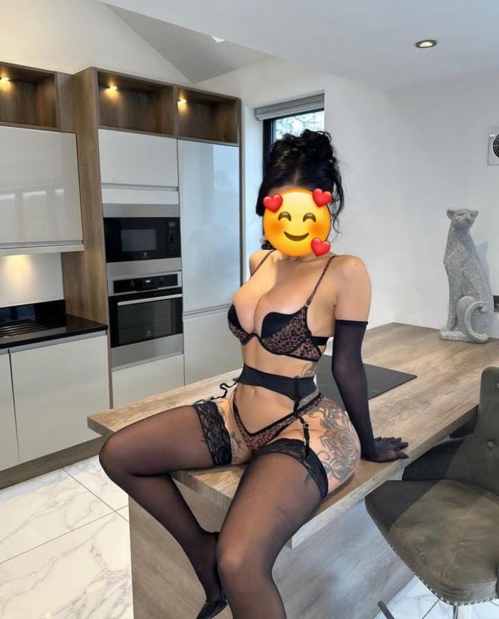 nueva en tu zona por vario dias disponible amor