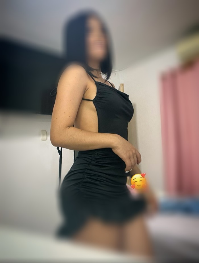 Flaca irresistible y caliente en vía julia