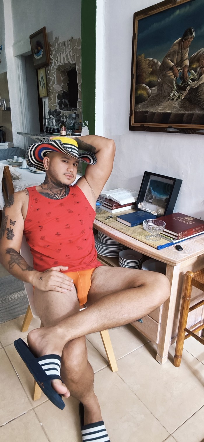 CHICO DE COMPAÑÍA VENEZOLANO EN LAS PALMAS.XXX….