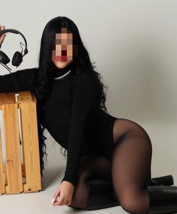 LATINA GUARRILLA FIESTERA A TOPE 24 HORAS