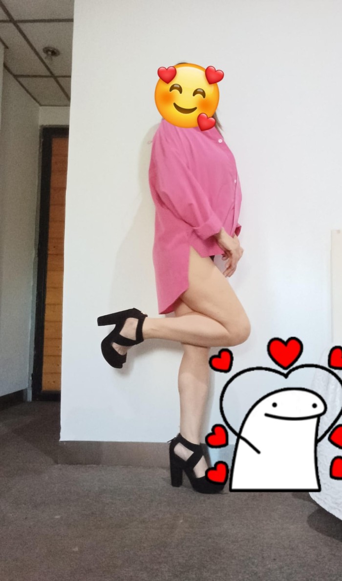 TU NUEVA CHICA FIESTERA CACHONDA RECIEN LLEGADITA
