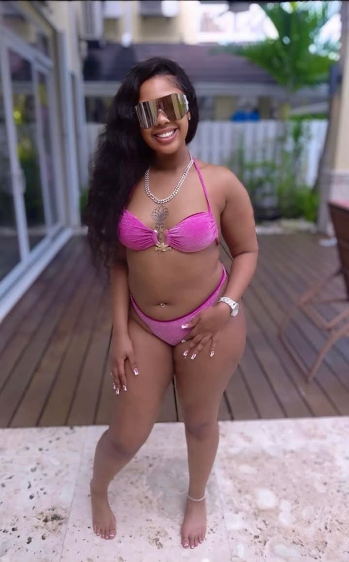 Luna morenaza culona fotos caseras