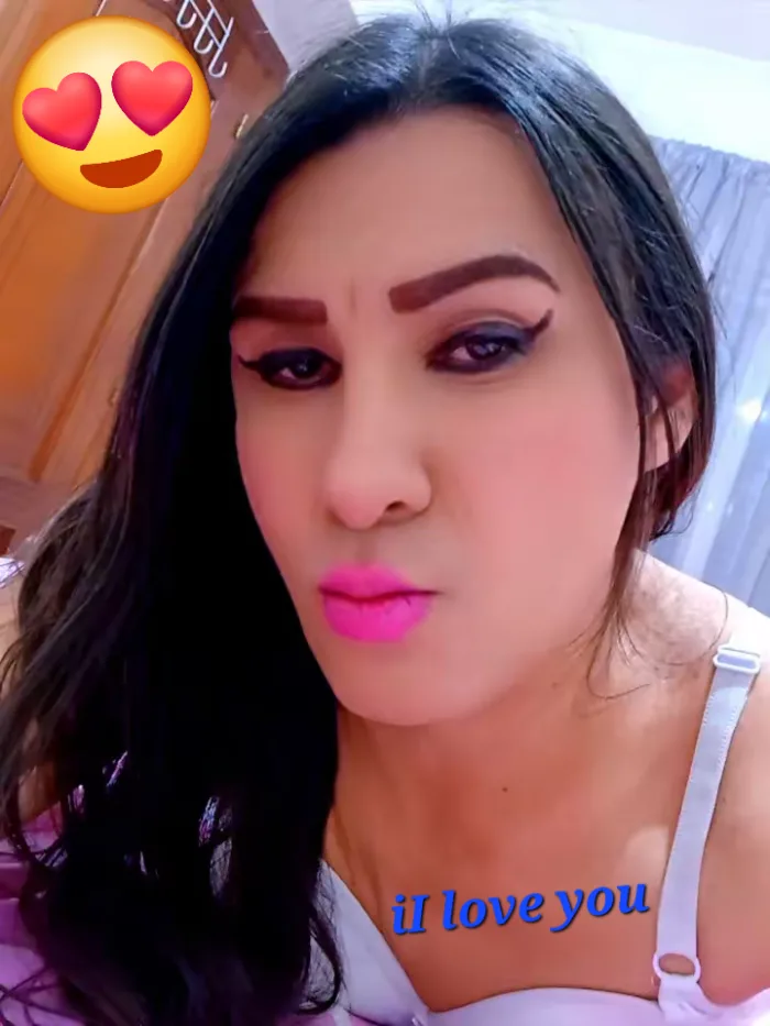 LATINA MUY GUARRA DOMINANTE CUMPLO TODAS TUS FANTA