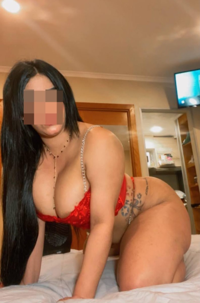 EN MATARO MUJER CON GANAS DE SEXO Y FIESTA