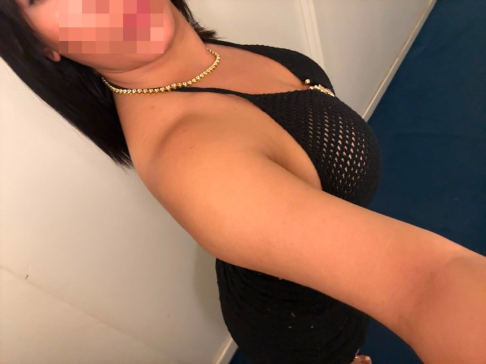 EN MATARO MUJER CON GANAS DE SEXO Y FIESTA