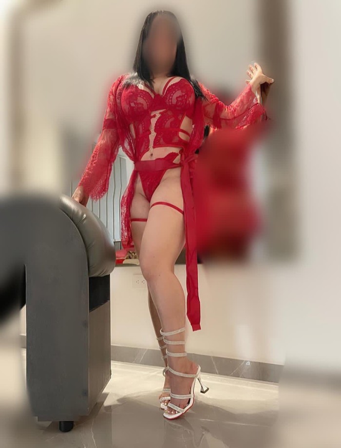 Peruana guapita simpatica  novedad  en segovia