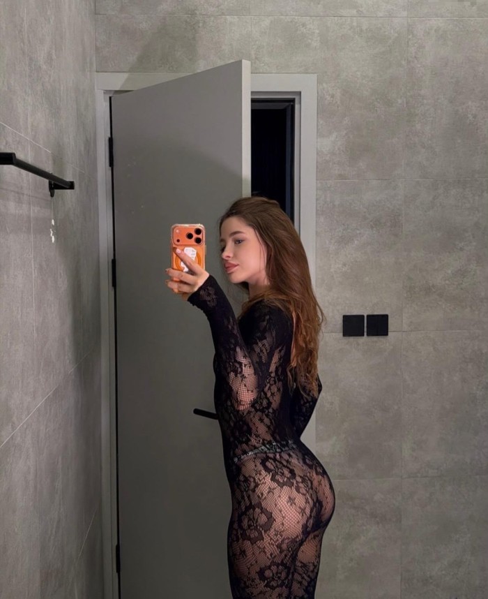 SEXY, ARDIENTE, FIESTERA Y LISTA PARA DISFRUTAR