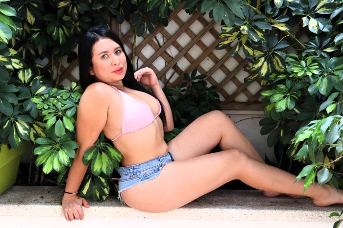 SERE UNA DIOSA EN LA CAMA VEN Y PRUEBA MI CUERPO
