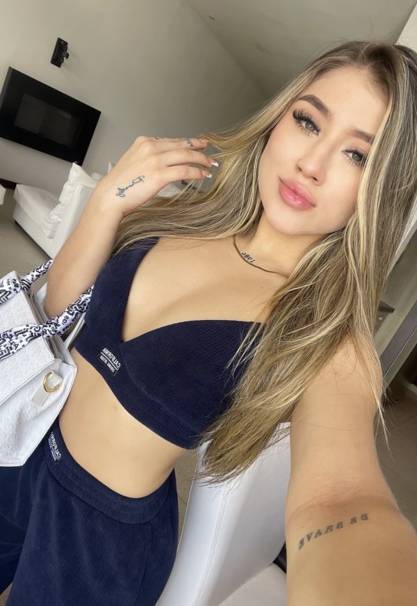 FOTOS REALES BESOS CON LENGUA TRATO DE NOVIOS