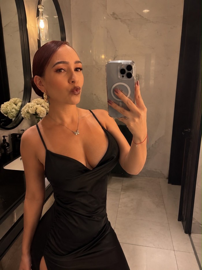Colombianita sexy fiestera recién llegada