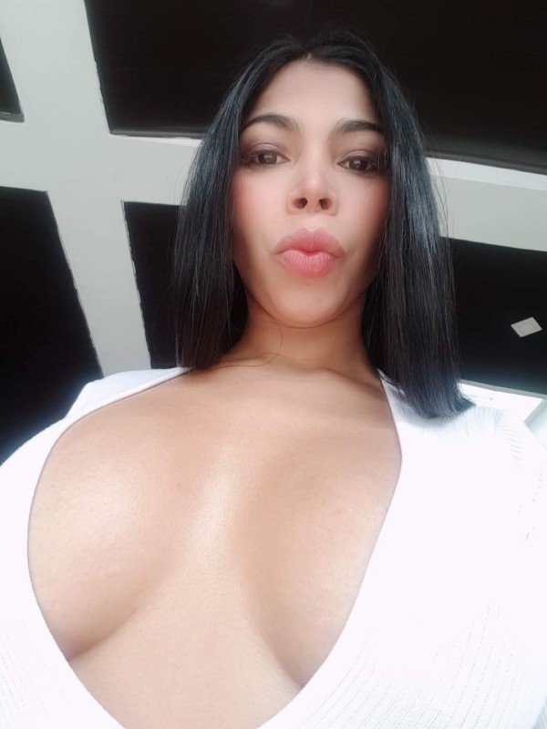 Mulata ideal para tus caprichos y fantasias salidas 24 h