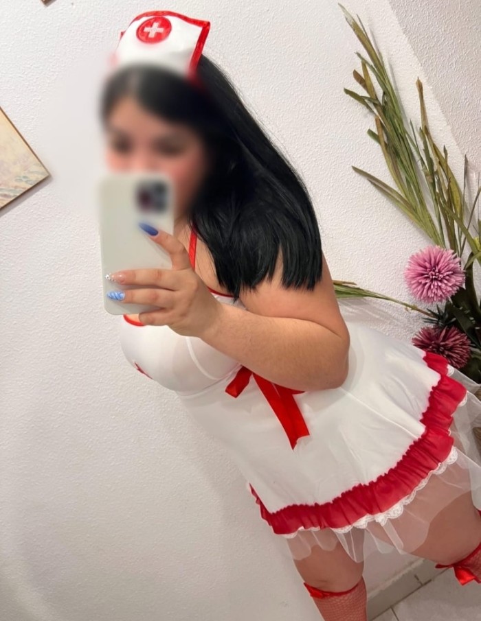 Joven cachonda ven y disfruta del buen sexo