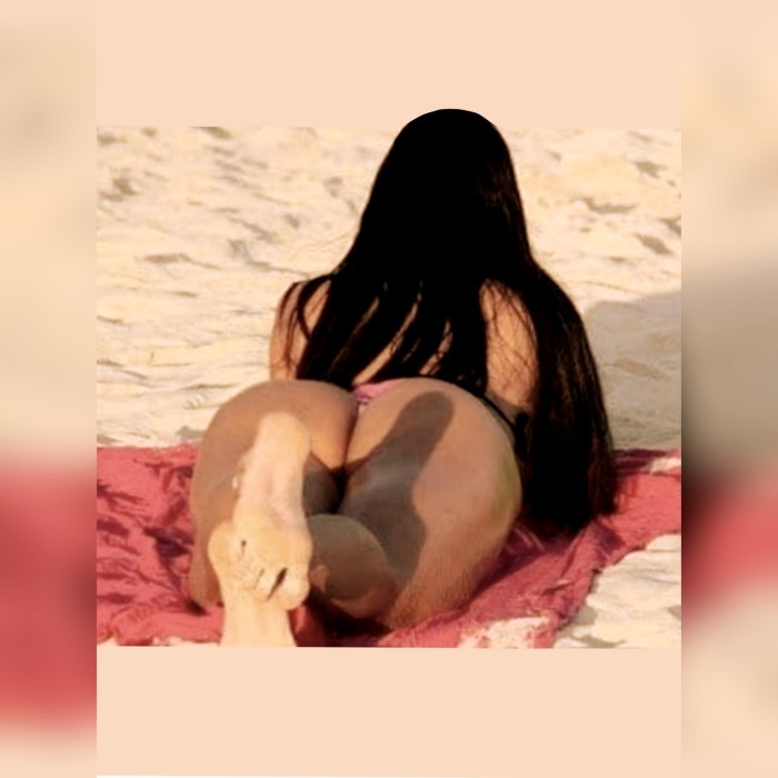 Tranny Claudia morenaza espectacular Alta TATUADA