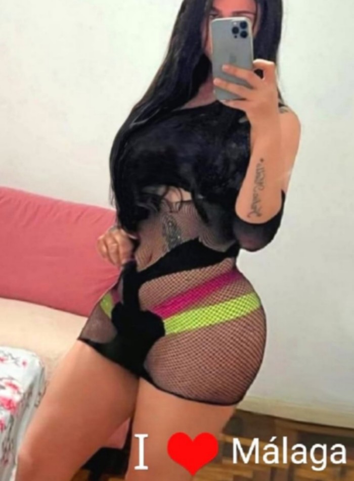 Tranny Claudia morenaza espectacular Alta TATUADA