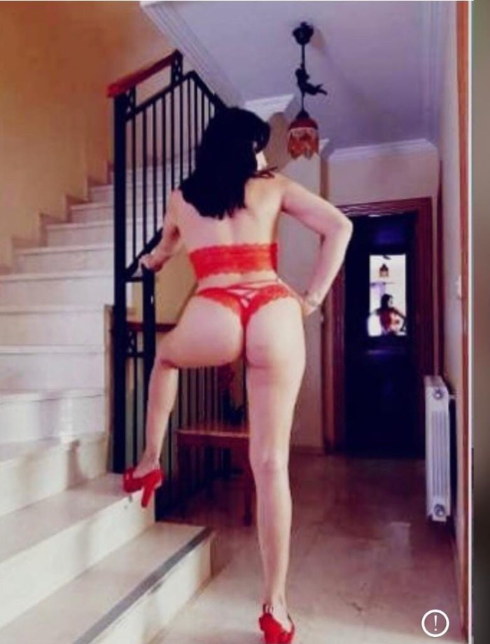 Morenaza con mucha experiencia madurita jugutes