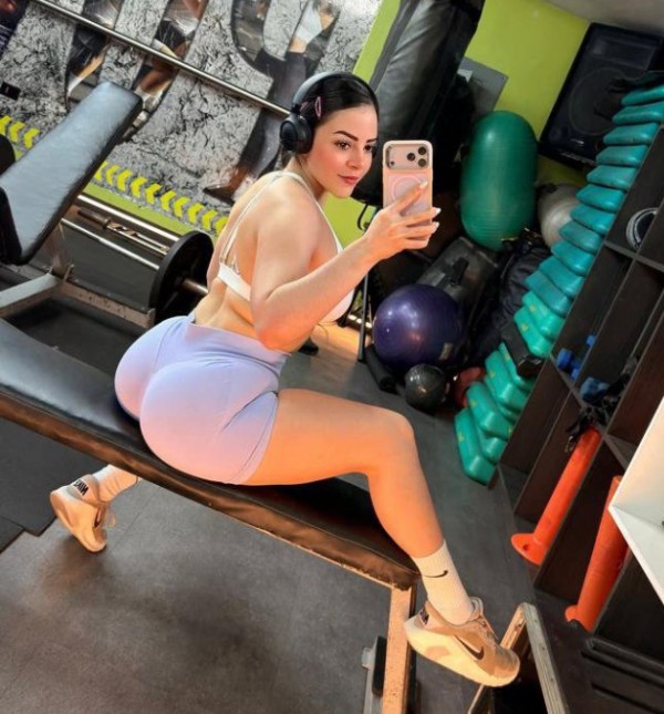 PRIMERA VEZ EN TU CIUDAD CHICA JOVEN