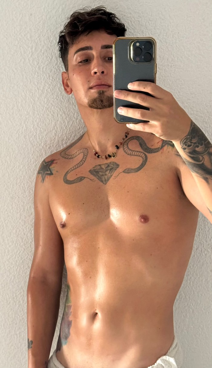 URUGUAYO POLLON20CM LECHERO ATIENDO PAREJAS FIESTA