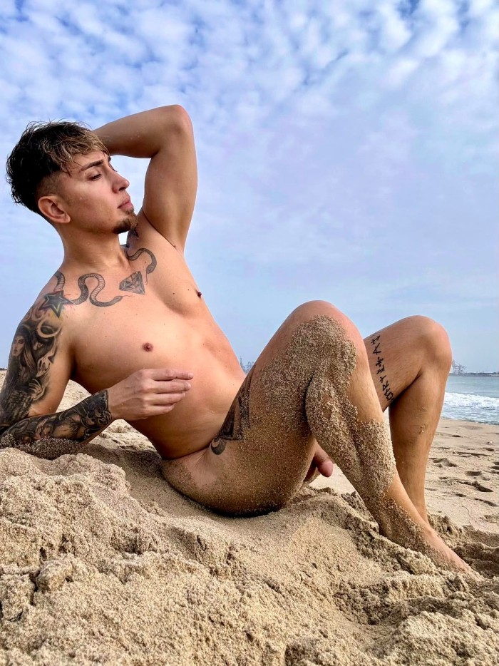 URUGUAYO POLLON20CM LECHERO ATIENDO PAREJAS FIESTA