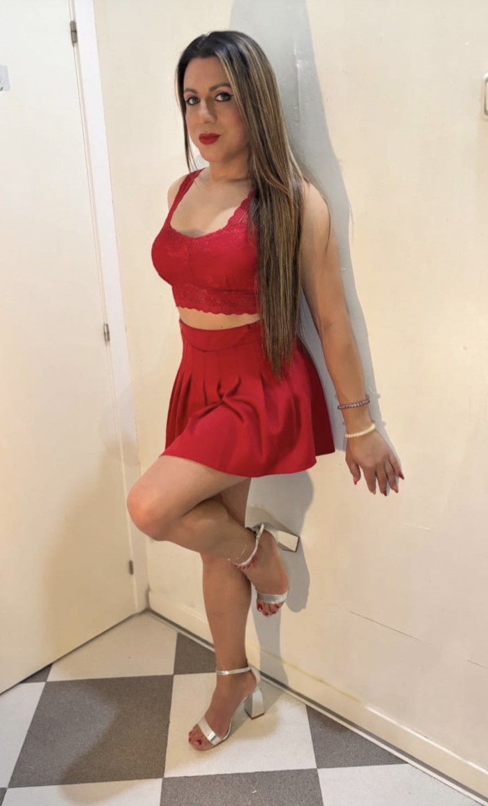 Trans paraguaya muy zorrita en la cama – Entrevias
