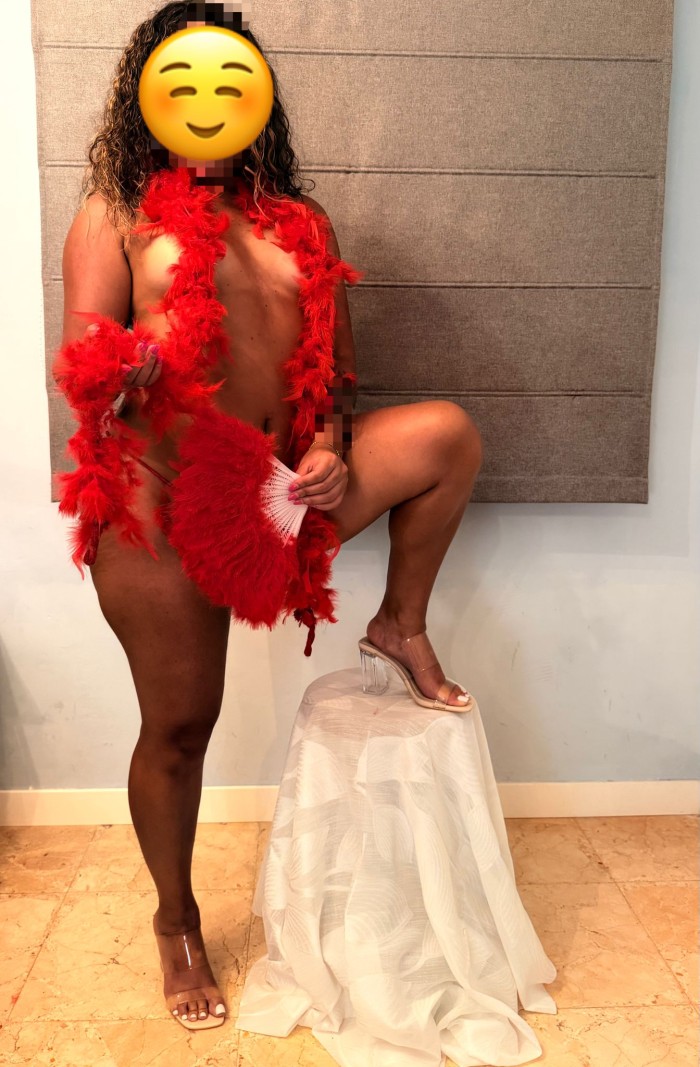 Jovencita Latina muy cachonda