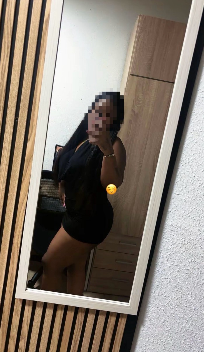 MORENAZA CACHONDITA Y MUY COMPLACIENTE VEN AMOR