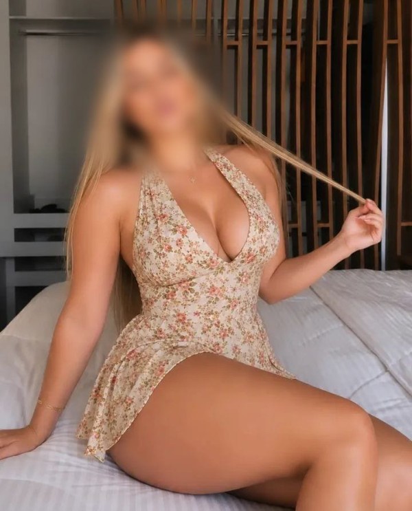 Rubia  Caliente Viciosa Fiestera Besuconak