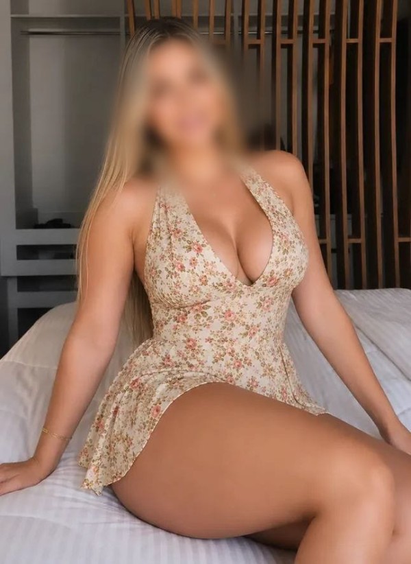 Rubia  Caliente Viciosa Fiestera Besuconak