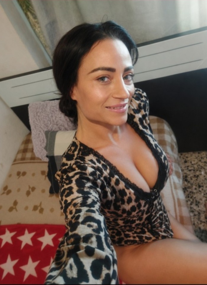 DISPONIBLE SERVICIOS COMPLETOS 100€ 1 HORA