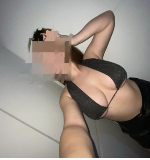 ARDIENTE SENSUAL COMPLACIENTE DESEOSA DE SEXO