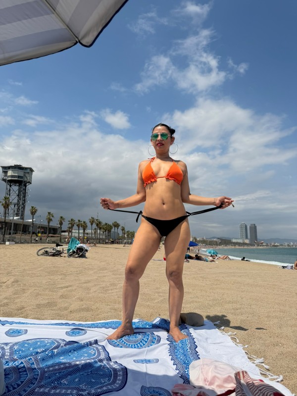 CRISTAL LATINO FILIPINA EXÓTICA FIESTERA 24 HORAS