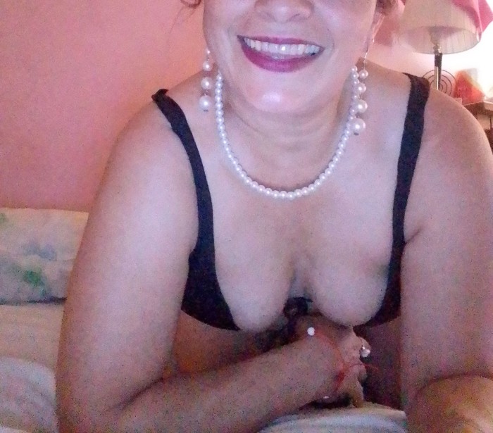 VEN A METER TU POLLA EN MI COÑITO HÚMEDO (MUJER MADURA EXPERTA)