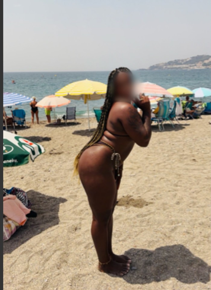BOMBA DE SEXO COMPLACIENTE FIESTERA A TOPE