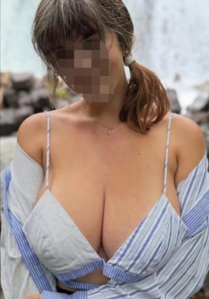 Laura guapísima tetas grandes