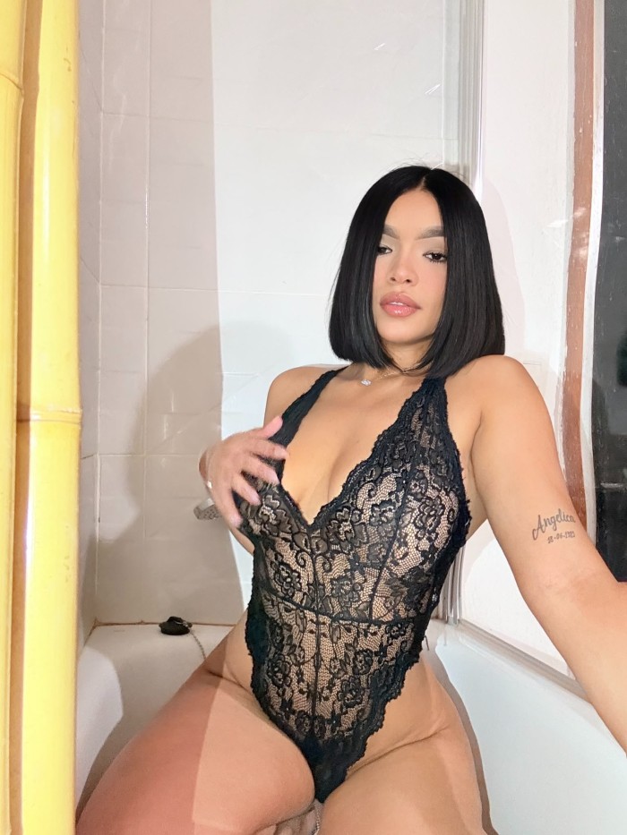 Estrella Jovencita Latina