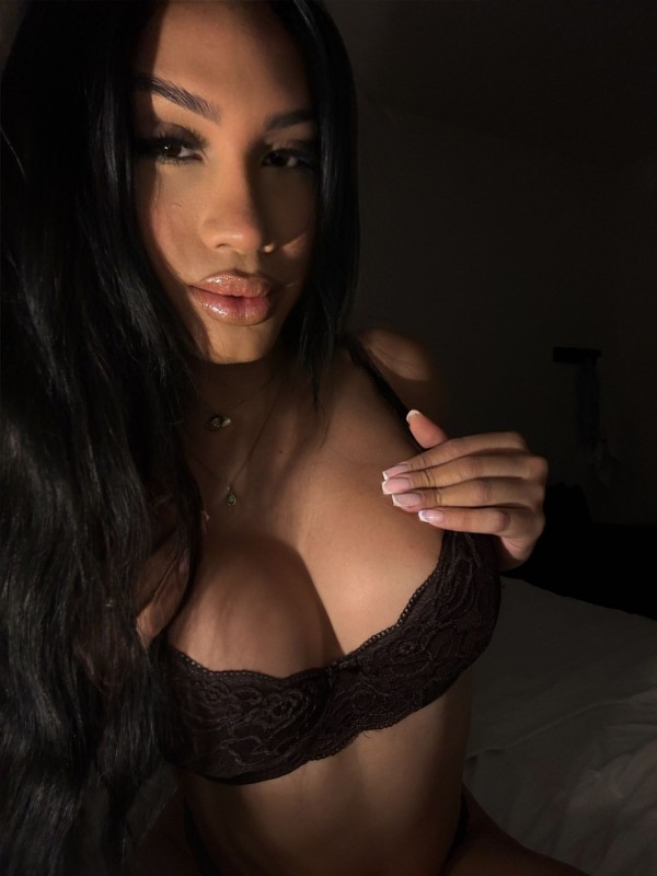 ¡ARDIENTE VENEZOLANA RECIÉN LLEGADA! SEXO, PLACER Y COMPLICIDAD