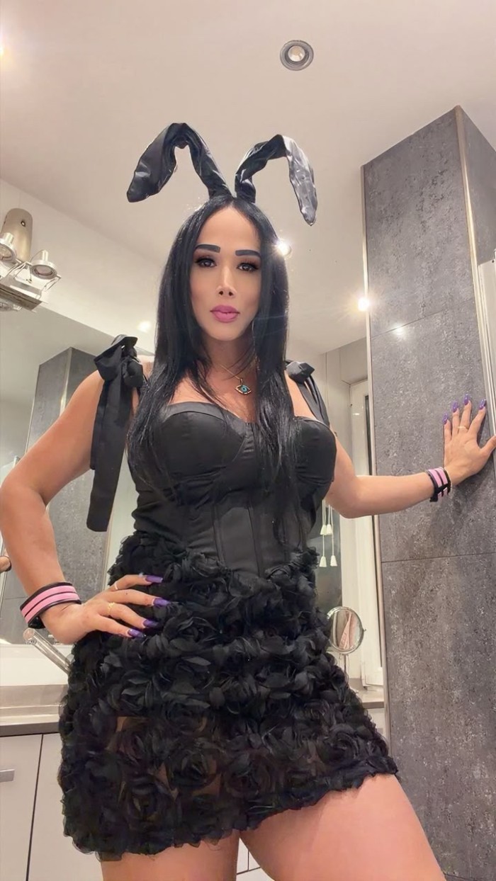 Hermosa trans modelo ejecutiva en pamplona salidas