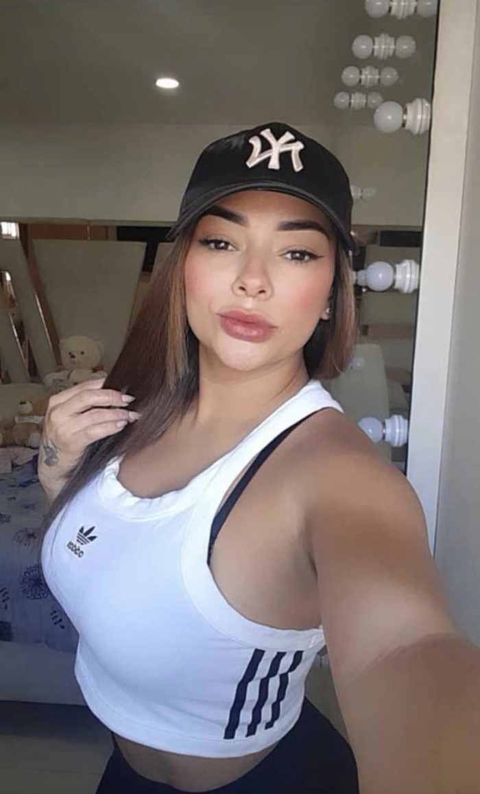 Colombiana de lujo muy enrollada en Zaidin