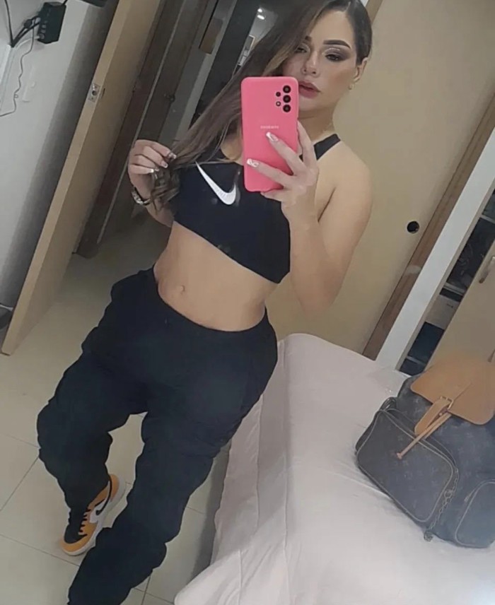 Colombiana de lujo muy enrollada en Zaidin