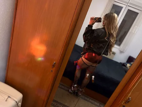 EN PUERTO SAGUNTO PRECIOSA  JOVENCITA TRANS ARDIENTE