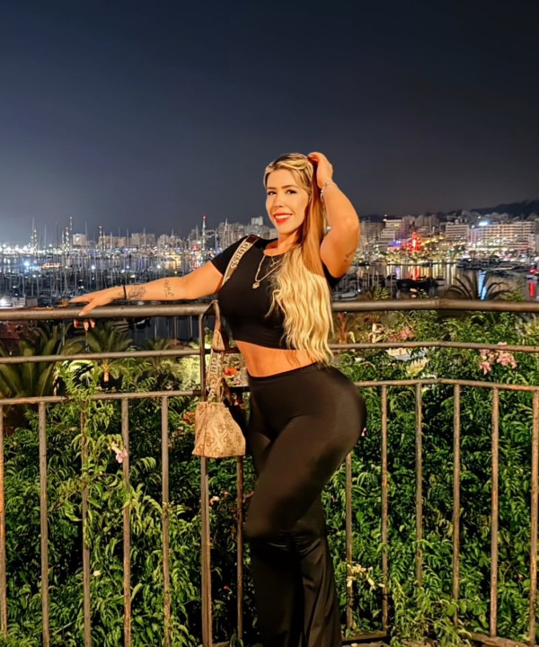 SOFIA ESPECTACULAR MUJER CALIENTE MUY FIESTERA