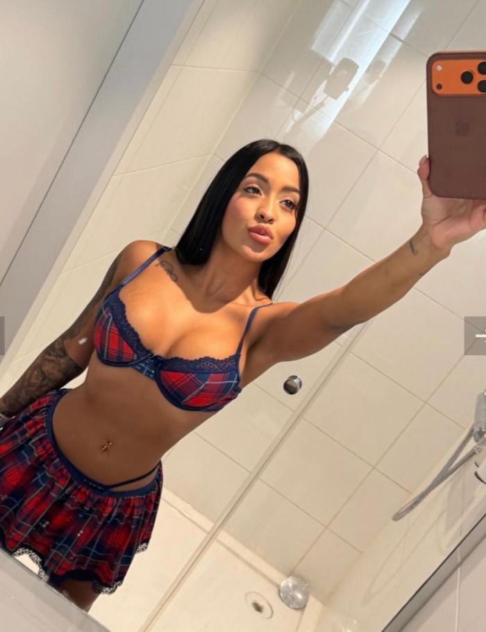 DELICIOSA ENTREGADA ARDIENTE ADICTA AL PLACER