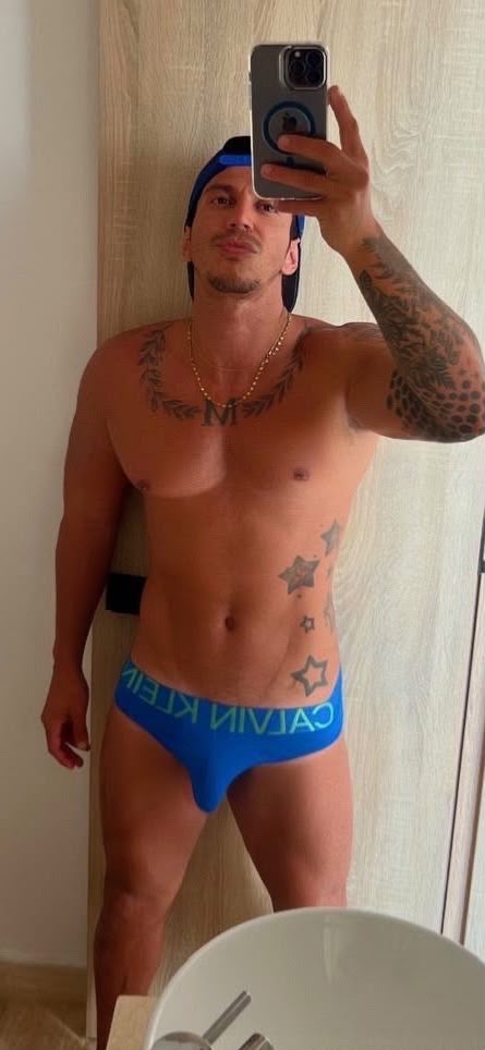 Macho XL HOT .. polla dura … Quieres probar?