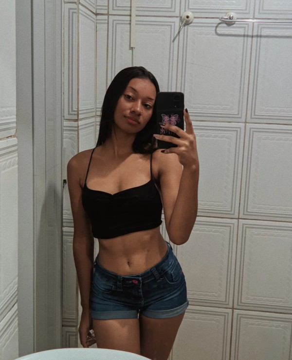 Julie MORENITA CARIBEÑA  cariñosa independiente